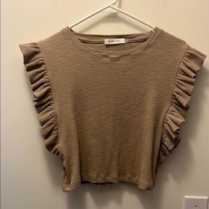 Mustard seed tan ribbed crop top with ruffled sleeves size medium